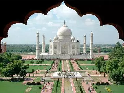 Visit Taj Mahal and Fort ( with pick up and drop )