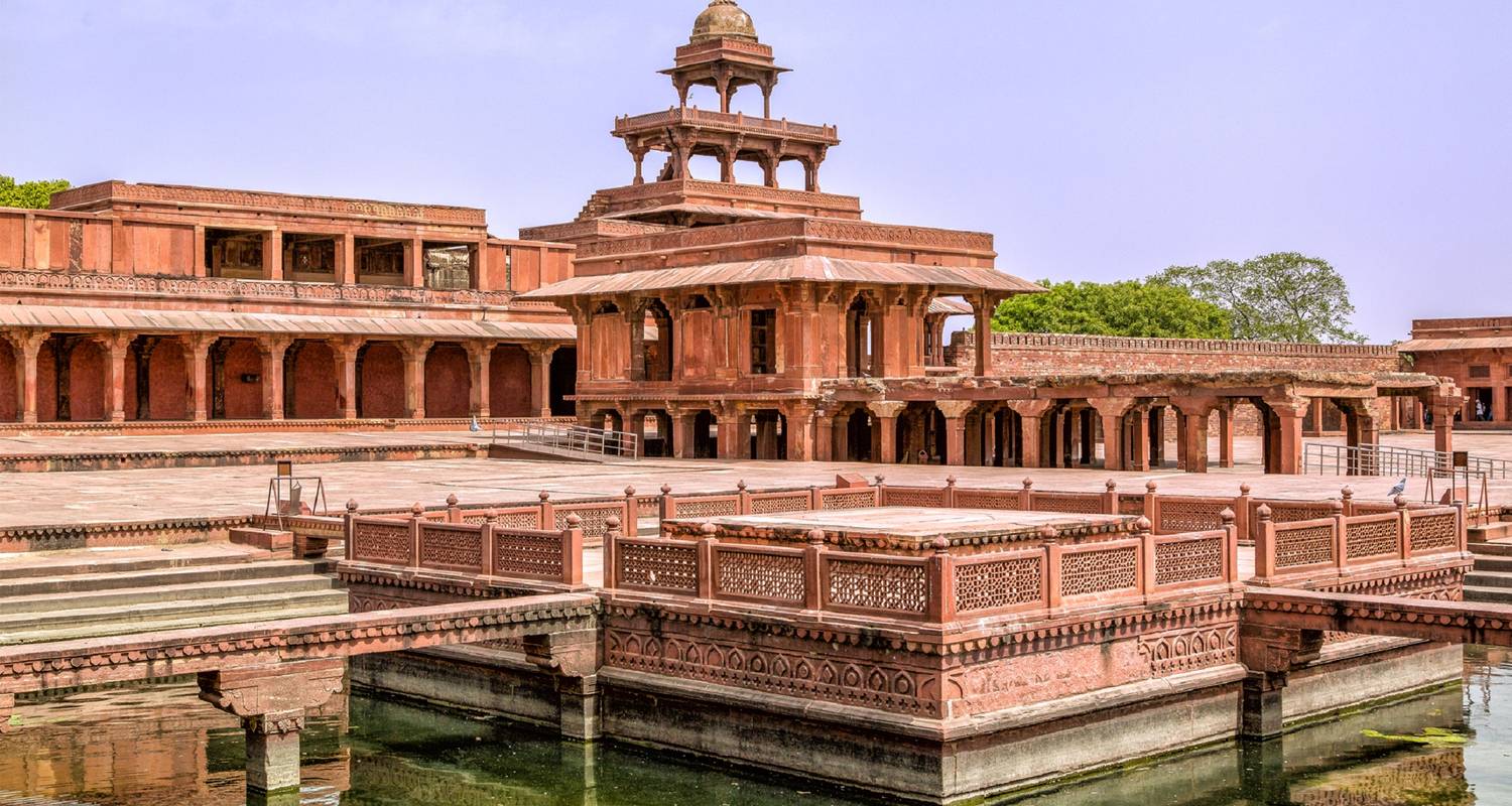 Day 04 : Jaipur – Abhaneri - Fatehpur Sikri –Agra (260 Km – 5 Hrs Approx)