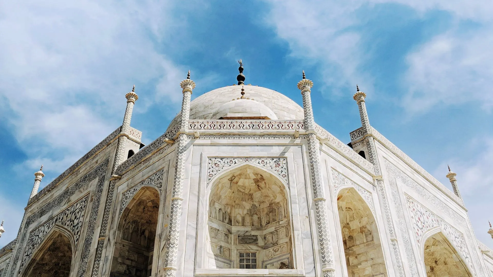Myth of the marbles of Taj mahal